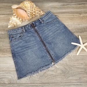 FREE PEOPLE  Raw Edge Denim Mini Skirt Sz 29